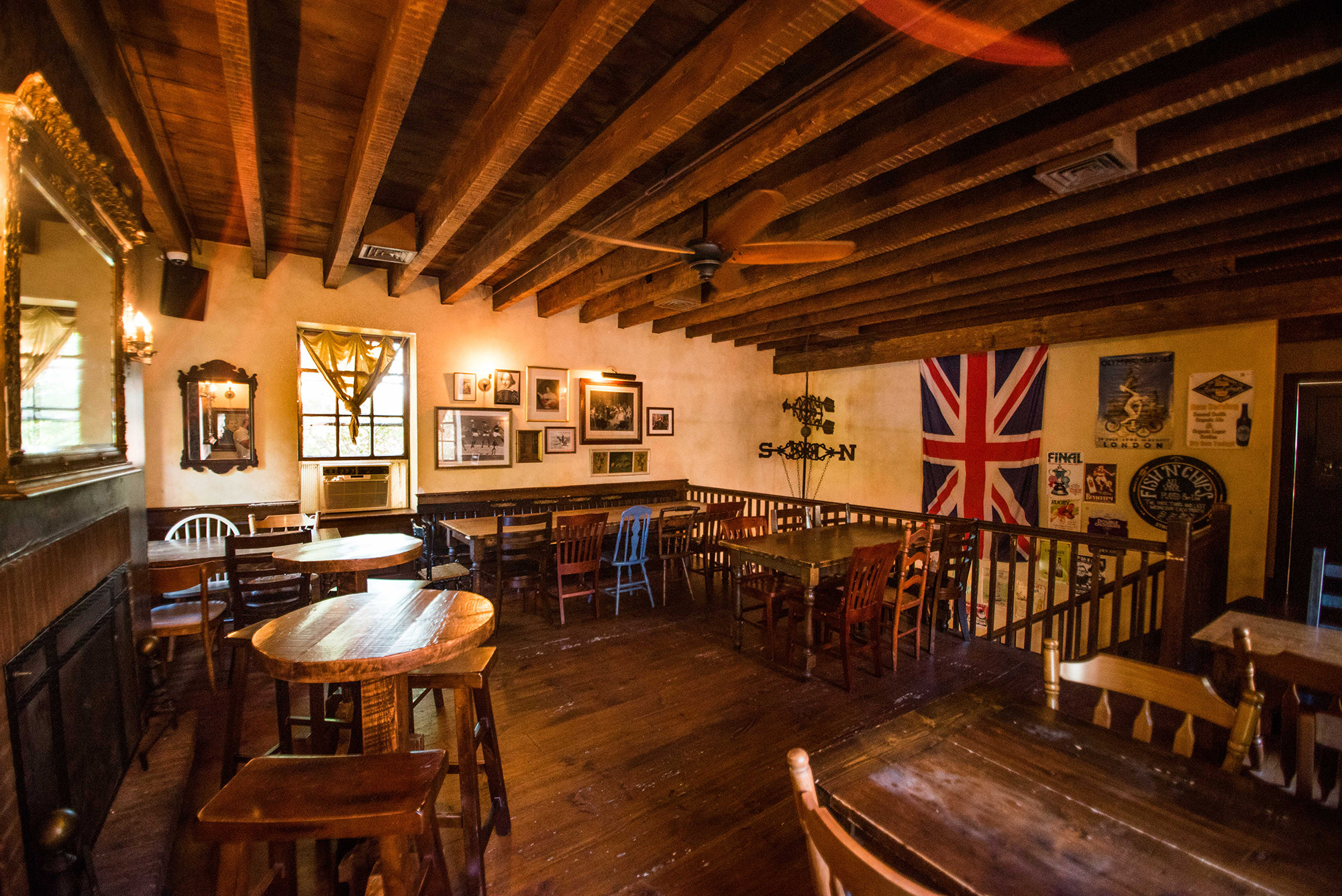 Stoney's british pub photos